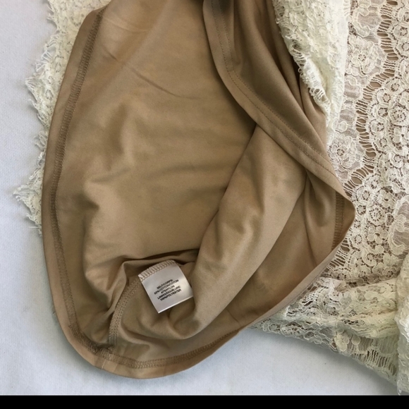 Lace top sz S - Picture 8 of 8